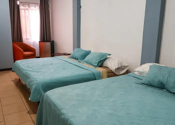 Hotel Hoja De Oro Corcovado